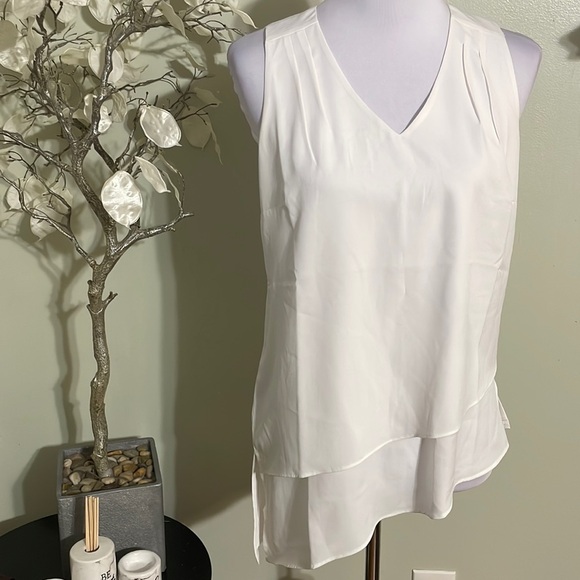 WHITE HOUSE BLACK MARKET SLEEVELESS TOP - Picture 1 of 5